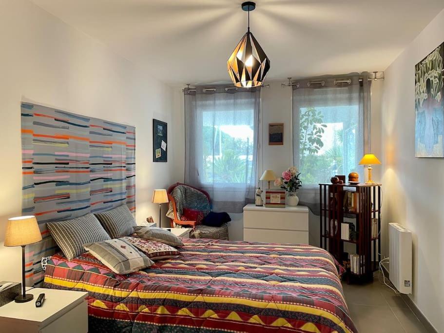 21 - Tres Agreable Rdc Avec Terrasse Et Parking Bandol Exterior foto