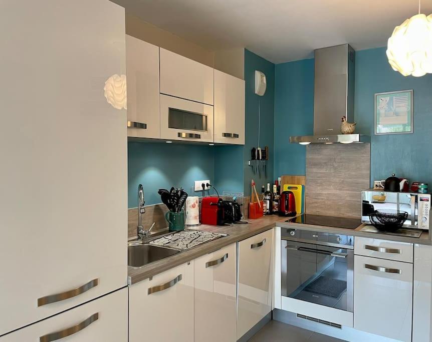 21 - Tres Agreable Rdc Avec Terrasse Et Parking Bandol Exterior foto