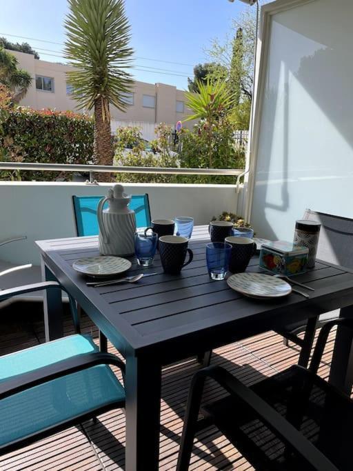 21 - Tres Agreable Rdc Avec Terrasse Et Parking Bandol Exterior foto